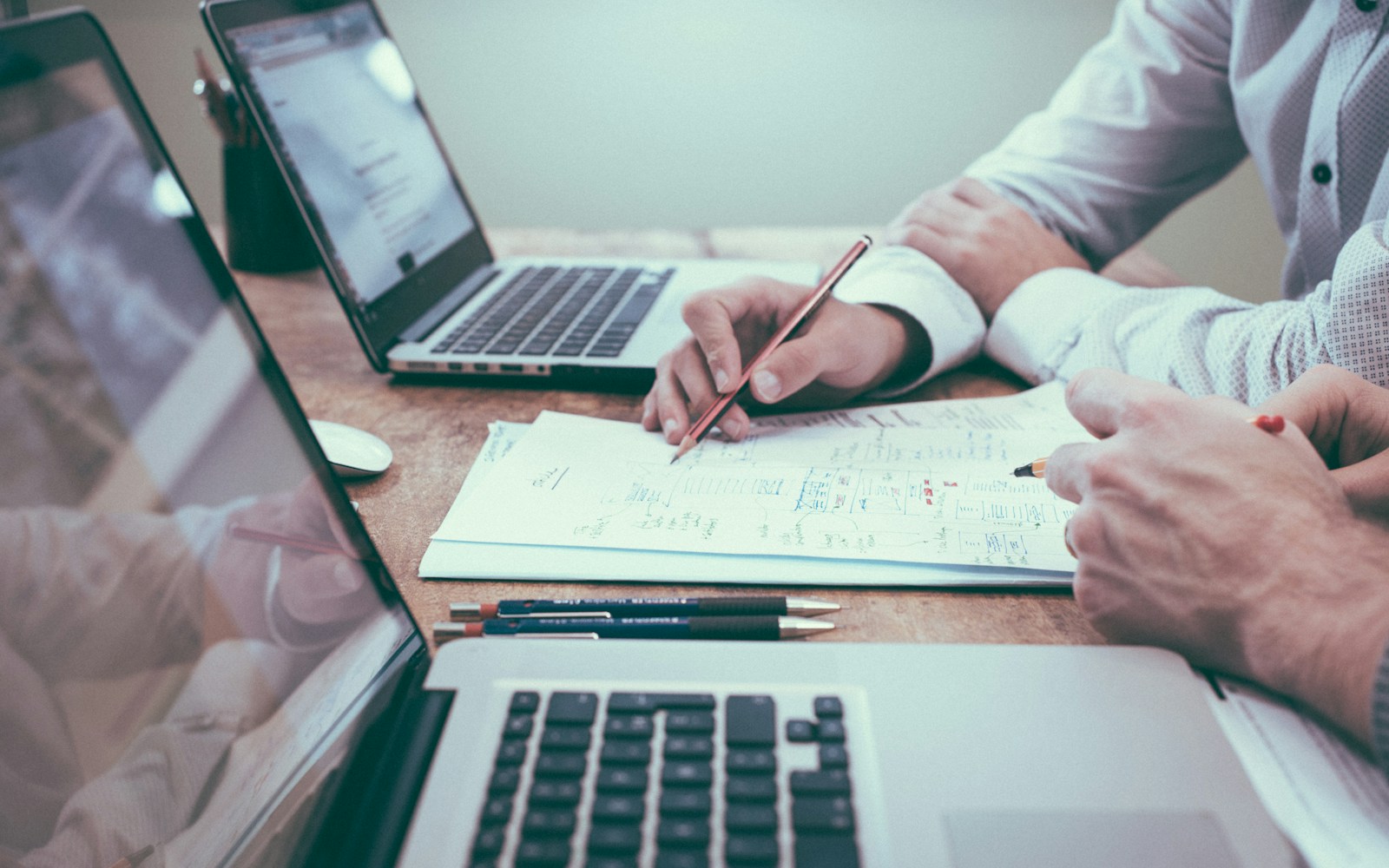 5 Tasks Every Real Estate Agent Should Outsource to a Virtual Assistant